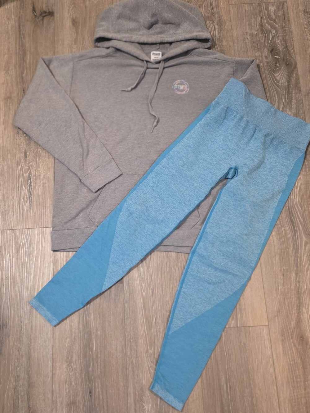 PINK Victoria's Secret Gray Hoodie with Turquiose Panel Leggings Set Size S/m - Picture 3 of 6